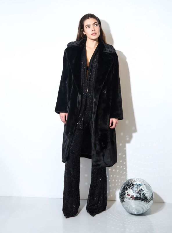 Long faux fur coat with collar and lapels black