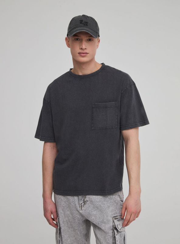Loose T-shirt with pocket dark gray